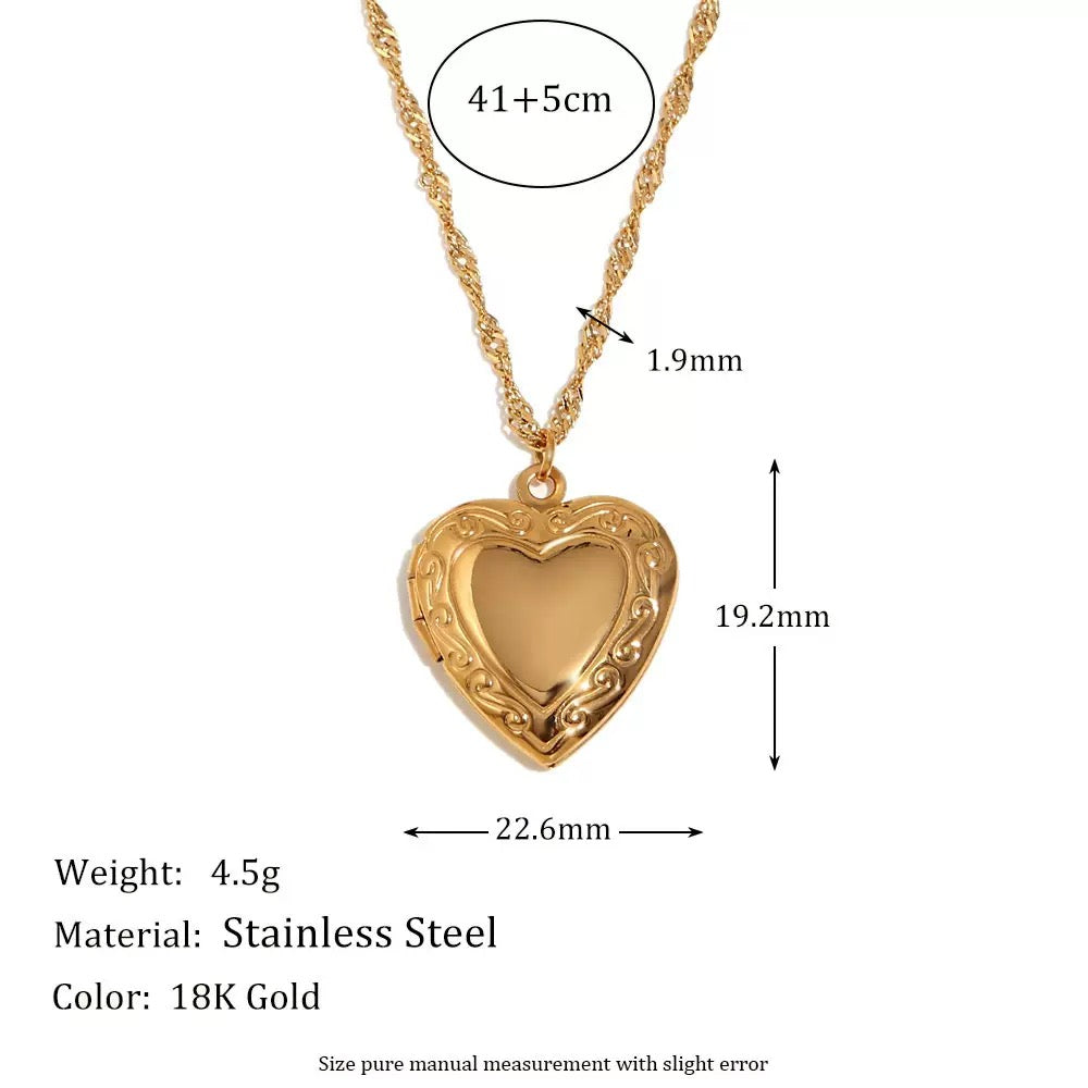 Collier près du cœur