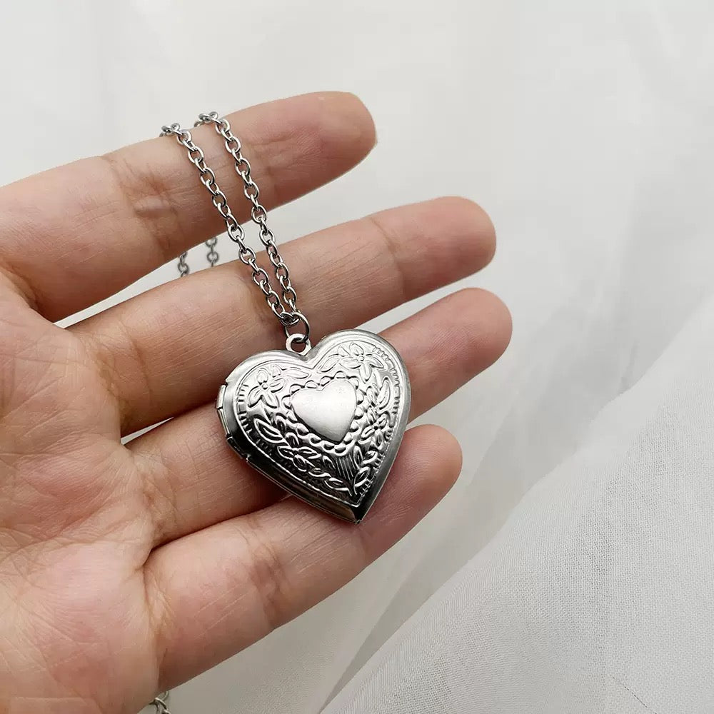 Collier près du cœur
